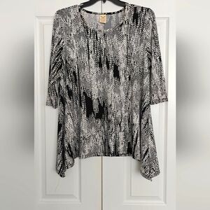 Faded Glory Black and White Women's Top, Size 1X